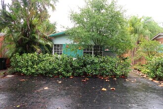 217 SW 11th Ct, Unit 2 in Fort Lauderdale, FL - Building Photo - Building Photo