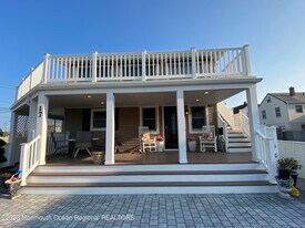 17 Sampson Ave in Seaside Heights, NJ - Building Photo