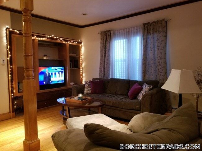 5 Spring Garden St, Unit 2 in Boston, MA - Foto de edificio - Building Photo