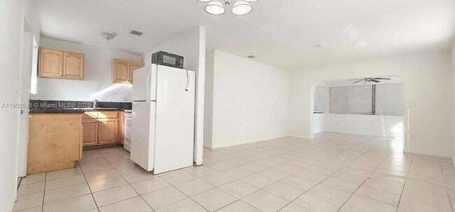 2781 NW 13th Ct in Fort Lauderdale, FL - Building Photo - Building Photo