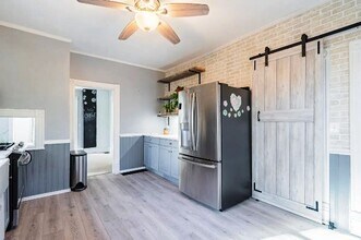 802 S Fell Ave in Normal, IL - Foto de edificio - Building Photo