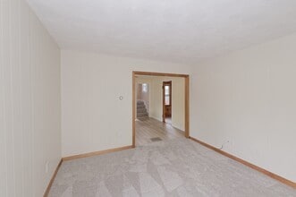 82 High St in Northbridge, MA - Building Photo - Building Photo