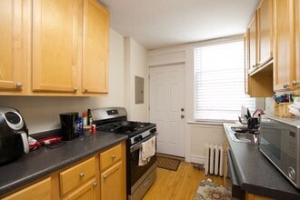 733 Elm, Unit 103 in Northfield, IL - Building Photo - Building Photo