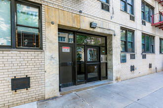 416 E 85th St in New York, NY - Building Photo - Building Photo