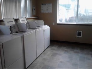 Edison Park Apartments in Sunnyside, WA - Foto de edificio - Interior Photo