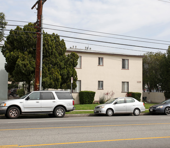 VAN in Van Nuys, CA - Building Photo - Building Photo