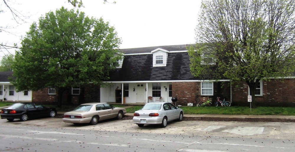 305 S Morningside St in Republic, MO - Building Photo