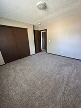900 Terry Ave in Hiawatha, IA - Building Photo - Building Photo