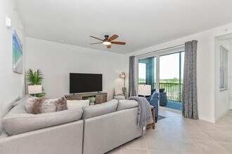 12140 Wellen Golf St, Unit 303 in Venice, FL - Building Photo - Building Photo