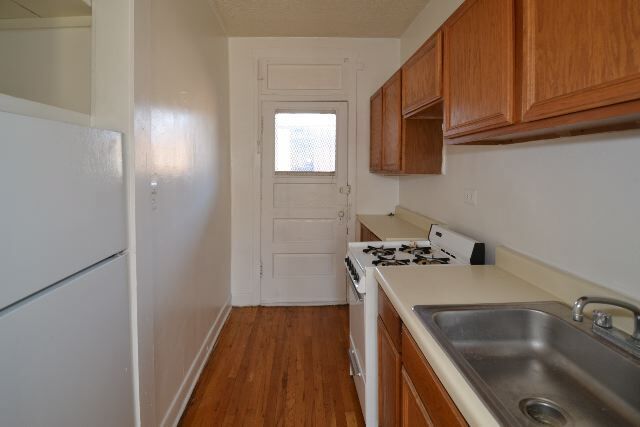 633 W Cornelia Ave in Chicago, IL - Building Photo - Building Photo
