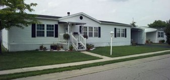 Willowbrook Place in Toledo, OH - Building Photo