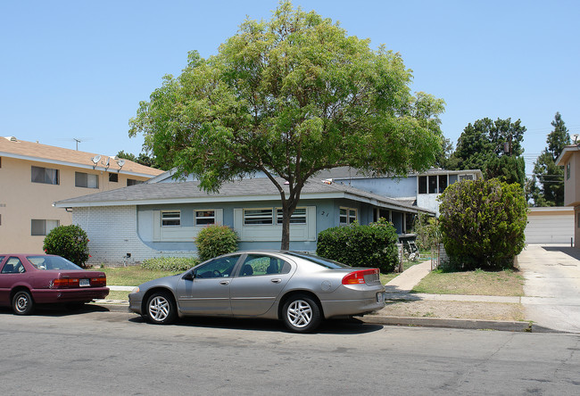 121 E Wilken Way in Anaheim, CA - Building Photo - Building Photo