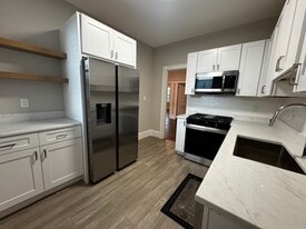 6 Radcliffe Rd, Unit 1-1 in Boston, MA - Building Photo