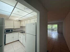 4220 Inverrary Blvd in Lauderhill, FL - Building Photo - Building Photo