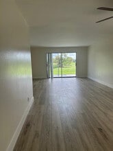 8205 NW 61st St in Tamarac, FL - Building Photo - Building Photo