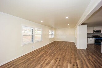 3702 Chesapeake Way in East Point, GA - Building Photo - Building Photo