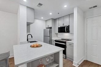 Rosslyn Heights in Arlington, VA - Building Photo - Building Photo