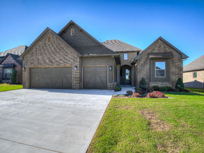 2201 Josslyn Pl in Edmond, OK - Building Photo - Building Photo