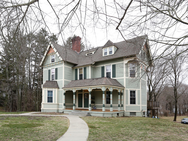 227 Broadway in Norwich, CT - Foto de edificio - Building Photo