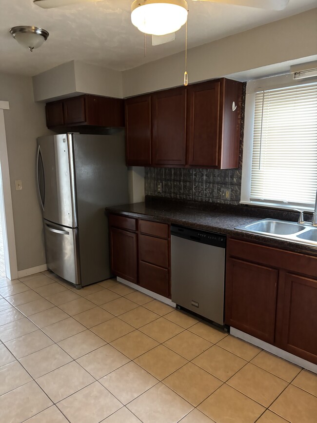 1615 W Spencer St in Appleton, WI - Building Photo - Building Photo