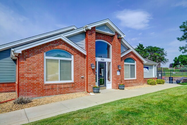 North Creek Apartments in Thornton, CO - Foto de edificio - Building Photo