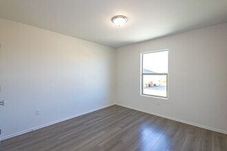 5902 US-59 in Laredo, TX - Foto de edificio - Building Photo