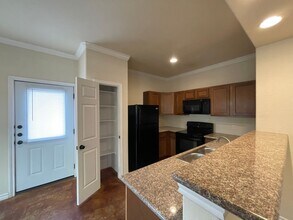 16828 Dancing Ava in Selma, TX - Building Photo - Building Photo