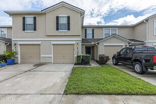 1500 Calming Water Dr in Orange Park, FL - Building Photo
