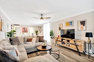 1001 Pearce Dr in Clearwater, FL - Building Photo - Building Photo