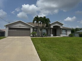 1305 SW 22nd Pl in Cape Coral, FL - Building Photo