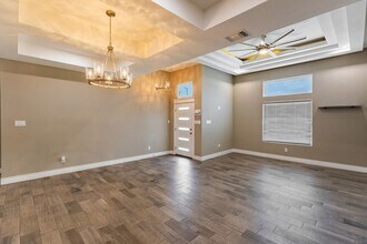 1817 Rebecca Ln in Eagle Pass, TX - Foto de edificio - Building Photo