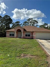 834 Oakridge Ave S in Lehigh Acres, FL - Building Photo - Building Photo