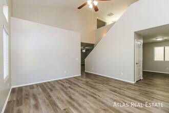 374 E Daniella Dr in San Tan Valley, AZ - Building Photo - Building Photo