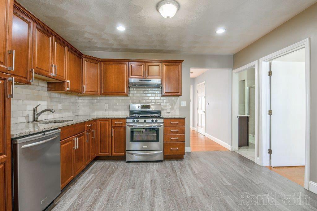 236 Princeton St in Boston, MA - Foto de edificio