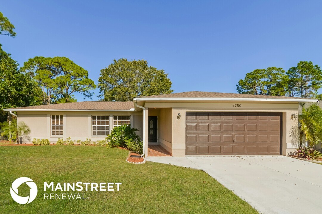 2750 Trilby Ave in North Port, FL - Building Photo