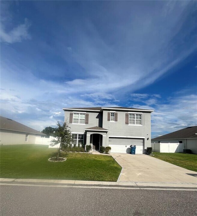 220 St Thomas Dr in Mulberry, FL - Building Photo