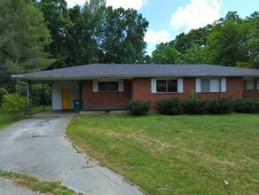 1302 Ridgefield Cir in Chattanooga, TN - Building Photo - Building Photo