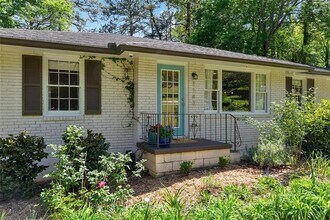 1143 Willivee Dr in Decatur, GA - Foto de edificio - Building Photo