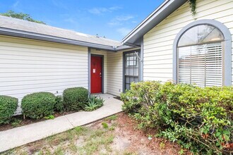 1961 Acorn Run E in Orange Park, FL - Foto de edificio - Building Photo