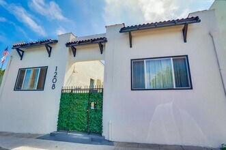 1208 Daisy Ave in Long Beach, CA - Building Photo - Building Photo