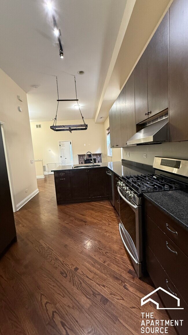 1010 S Oakley Ave in Chicago, IL - Building Photo - Building Photo