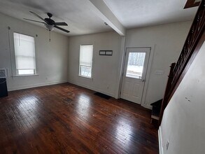 541 Liberty St in Grove City, PA - Building Photo - Building Photo