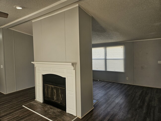 property at 41 Lynnwood Cir