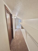 1901 E Lindsey St in Norman, OK - Foto de edificio - Building Photo