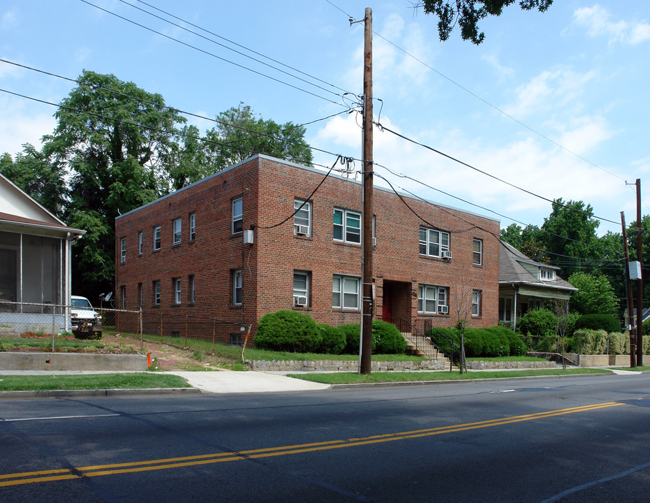 3236 Minnesota Ave SE in Washington, DC - Foto de edificio