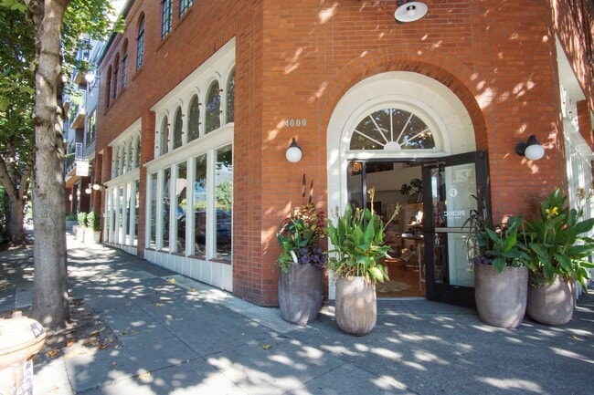 property at 4008 N Mississippi Ave