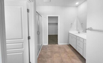 8416 Tapies Way in Elk Grove, CA - Building Photo - Building Photo