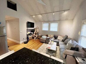 45 Lincoln St, Unit 2 in Malden, MA - Building Photo - Building Photo