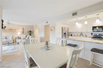 84 Georgetown Blvd in Naples, FL - Foto de edificio - Building Photo