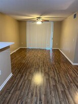 4828 N State Rd 7 in Coral Springs, FL - Building Photo